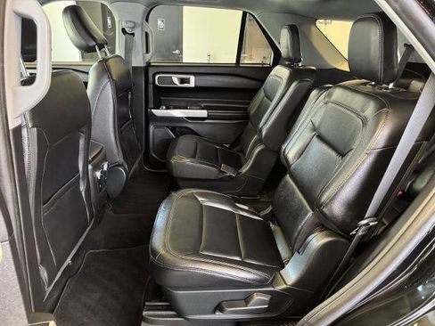 Certified 2021 Ford Explorer XLT w/ Equipment Group 202A image 22