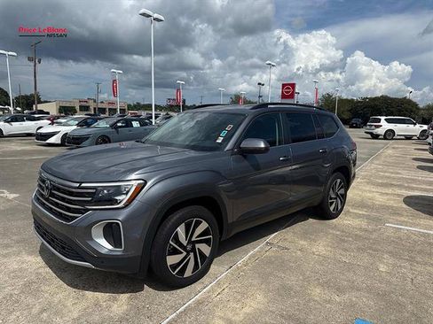 Used 2025 Volkswagen Atlas SE FWD image 3