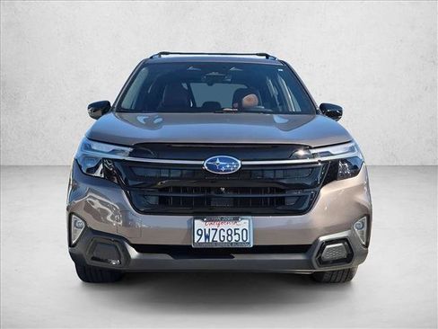 Used 2025 Subaru Forester Touring w/ Touring Package AWD/4WD image 2