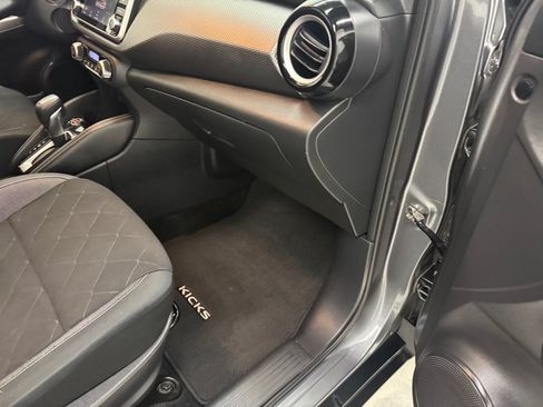 Used 2019 Nissan Kicks SV FWD image 13
