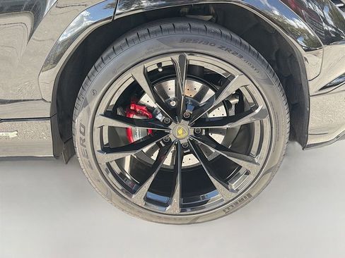 Used 2024 Lamborghini Urus S image 44