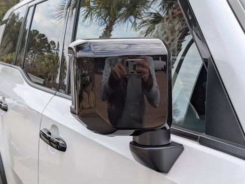 Used 2024 Lexus GX 550 image 8