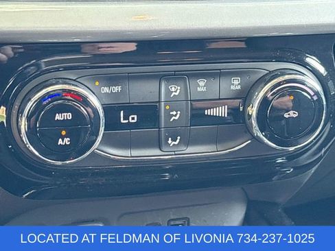 Used 2024 Chevrolet Trax LT FWD image 17