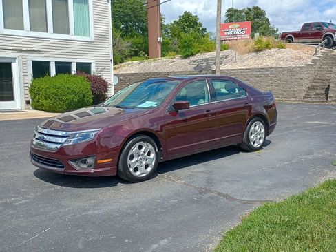Used 2011 Ford Fusion SE FWD image 1