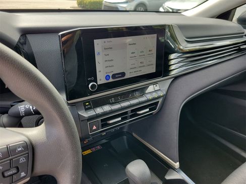 Used 2025 Toyota Camry LE image 24