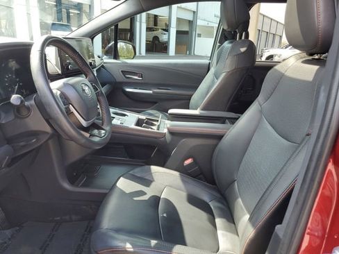 Used 2022 Toyota Sienna XSE image 17