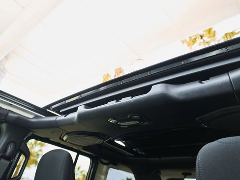 Used 2021 Jeep Wrangler Unlimited Rubicon image 55