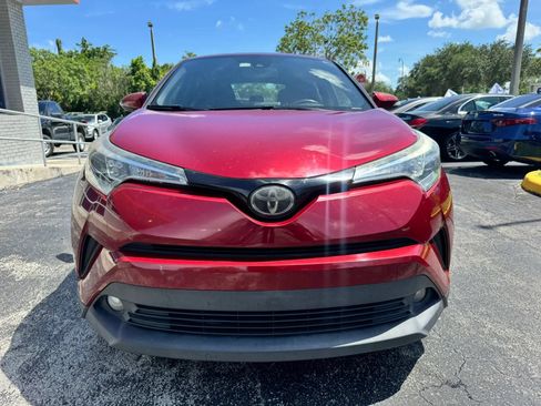 Used 2018 Toyota C-HR XLE FWD image 4