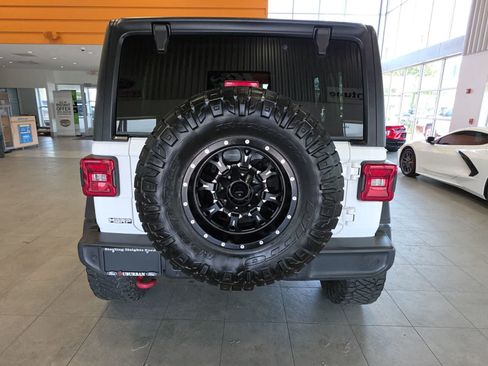 Used 2018 Jeep Wrangler Unlimited Rubicon w/ Dual Top Group AWD/4WD image 10