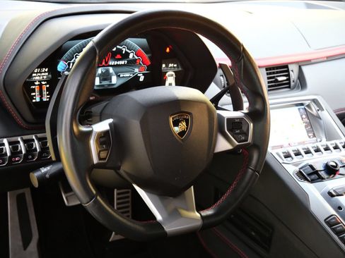 Used 2018 Lamborghini Aventador S AWD/4WD image 16