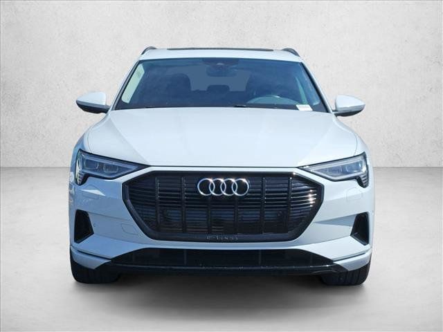 Used 2021 Audi e-tron Premium Plus w/ Premium Plus Package AWD/4WD image 2