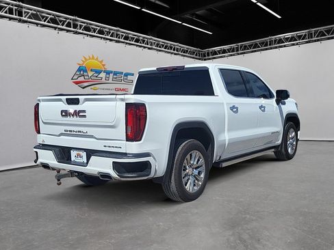 Used 2023 GMC Sierra 1500 Denali w/ Technology Package AWD/4WD image 5