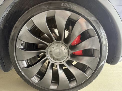 Used 2022 Tesla Model Y Performance AWD/4WD image 29
