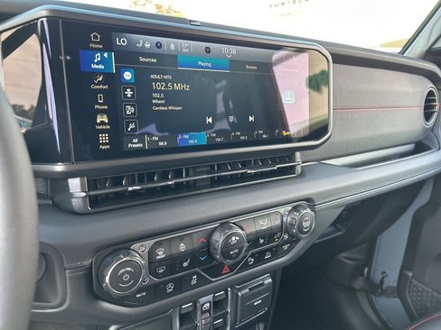 New 2025 Jeep Wrangler Unlimited Rubicon image 23