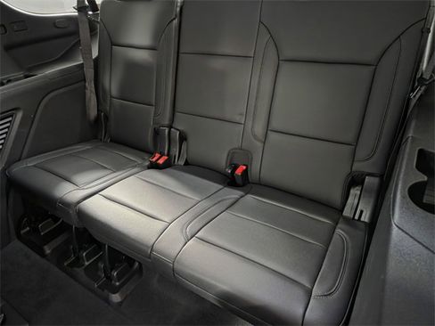 Used 2021 Chevrolet Tahoe Z71 image 18