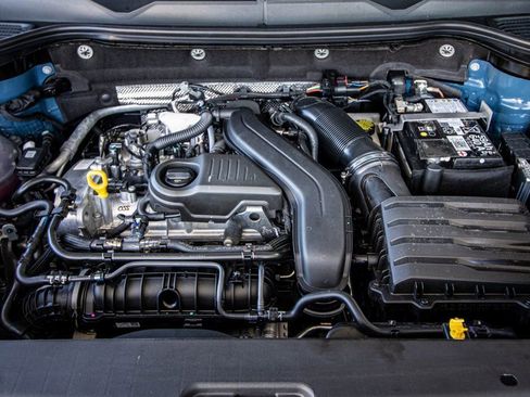 New 2026 Volkswagen Taos SE image 23