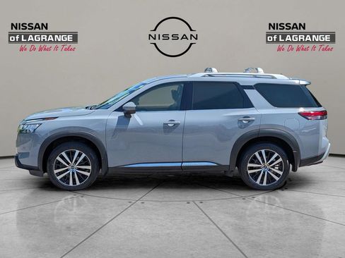 Used 2023 Nissan Pathfinder Platinum w/ Cargo Package AWD/4WD image 8