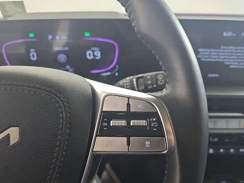 Used 2024 Kia Telluride LX image 12