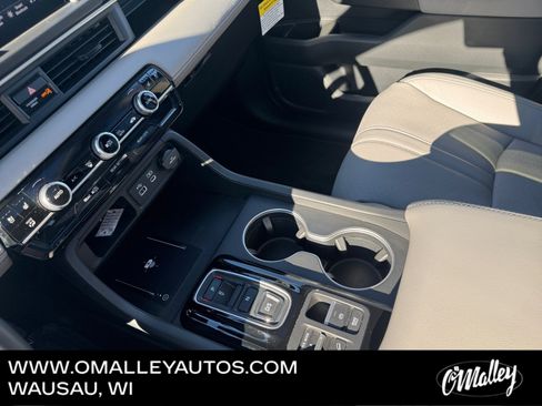 Used 2025 Honda Pilot Elite image 22