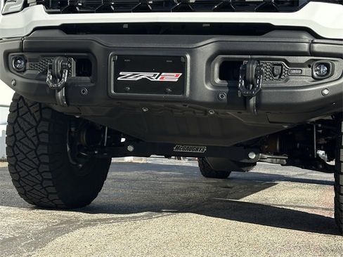 Certified 2025 Chevrolet Silverado 2500 ZR2 w/ ZR2 Bison Edition image 9