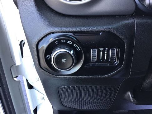 Used 2021 Jeep Wrangler Unlimited Sport AWD/4WD image 16