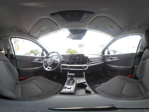 Used 2025 Kia Sportage LX image 41