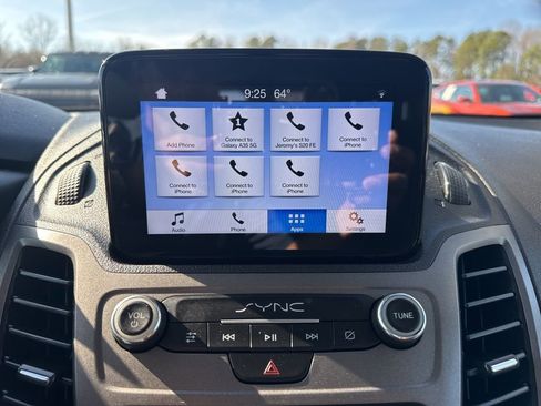 Used 2019 Ford Transit Connect XLT image 17