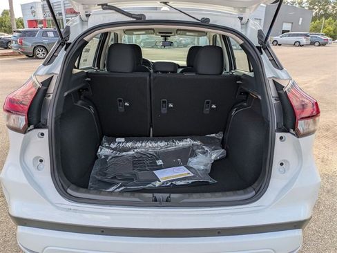 New 2025 Nissan Kicks Play S image 29