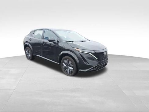 Used 2023 Nissan Ariya AWD image 11