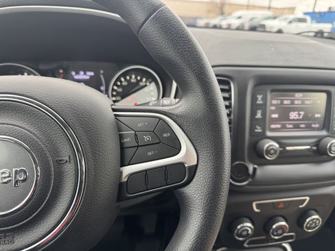 Used 2018 Jeep Compass Sport image 23