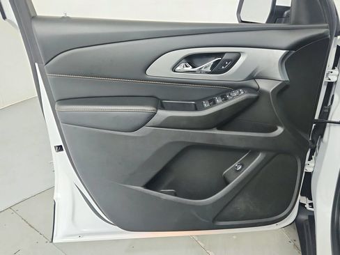Certified 2021 Chevrolet Traverse LT FWD image 16