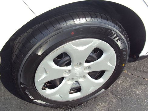 Used 2015 Kia Soul FWD image 13