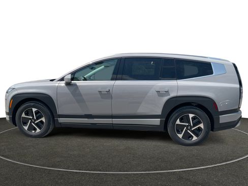 New 2026 Hyundai Ioniq 9 SE image 2