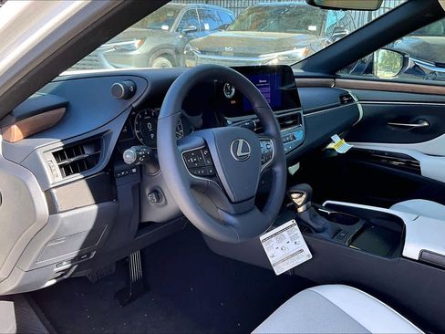 New 2025 Lexus ES 350 w/ Premium Package image 10