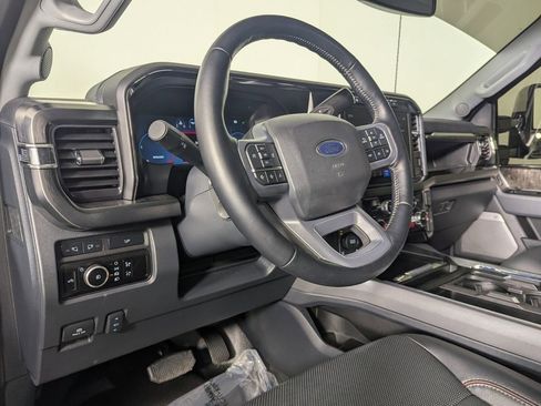 Used 2023 Ford F250 Lariat w/ Sport Appearance Package image 12