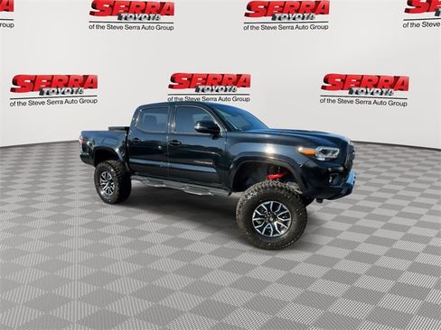 Used 2022 Toyota Tacoma TRD Sport w/ TRD Premium Sport Package image 3