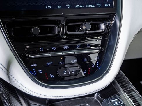 Used 2022 Aston Martin DBX image 29