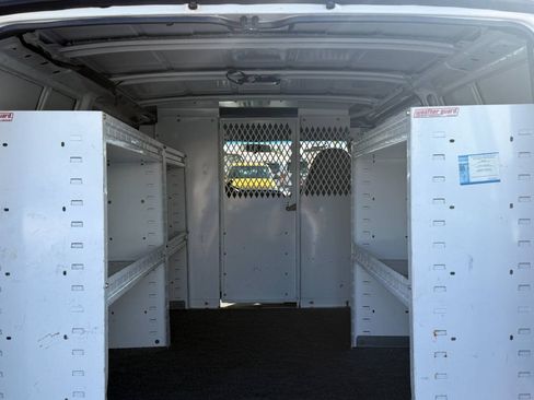 Used 2000 GMC Safari RWD image 11