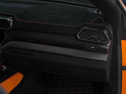 Used 2023 Lamborghini Urus Performante AWD/4WD image 47