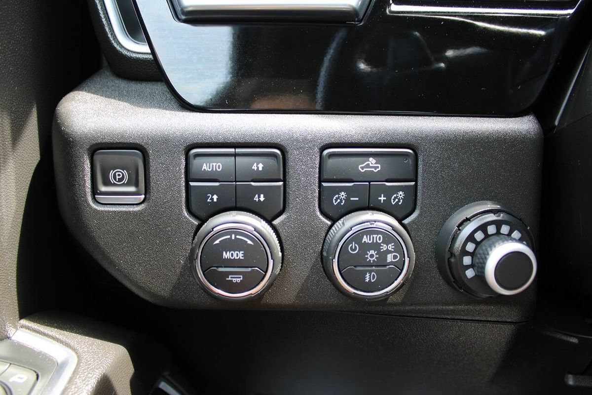 Used 2022 Chevrolet Silverado 1500 RST AWD/4WD image 16