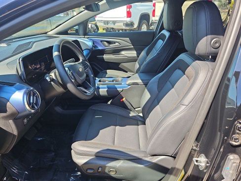 Used 2024 Chevrolet Equinox EV LT FWD image 18