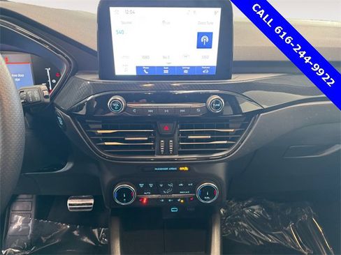 Used 2023 Ford Escape ST-Line image 9