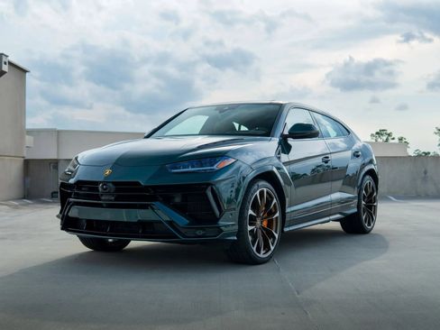 Used 2024 Lamborghini Urus S AWD/4WD image 3