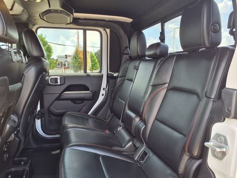 Used 2020 Jeep Gladiator Rubicon AWD/4WD image 18