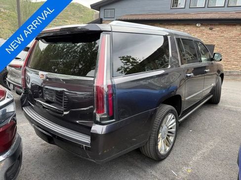 Used 2018 Cadillac Escalade ESV Platinum AWD/4WD image 5