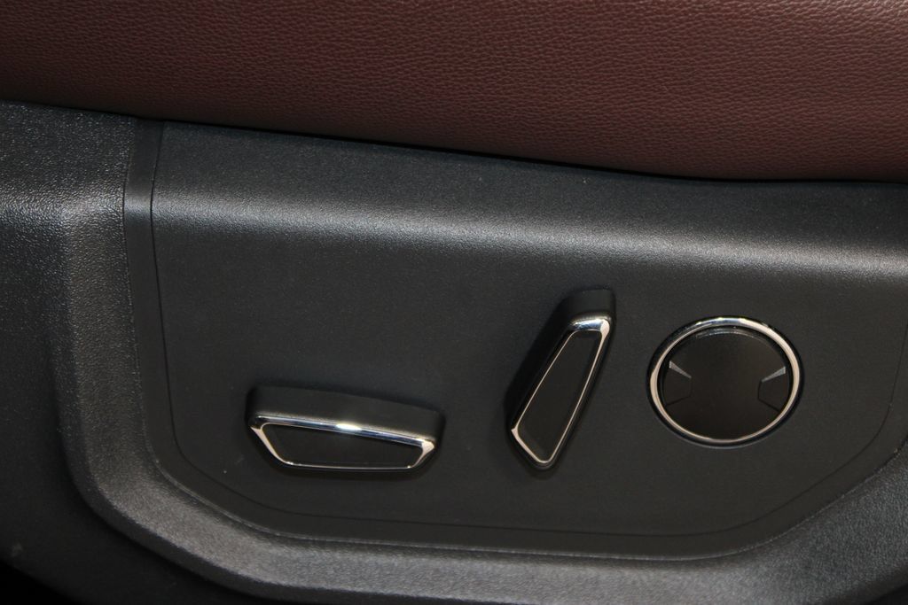 Used 2024 Ford Expedition Limited AWD/4WD image 17