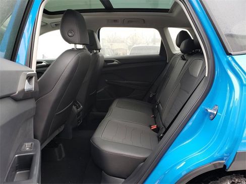 New 2025 Volkswagen Taos SE image 8