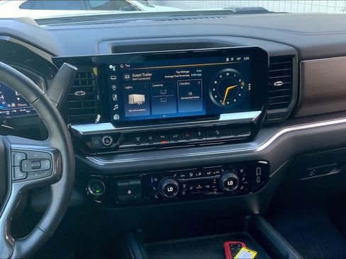 Used 2024 Chevrolet Silverado 3500 High Country w/ High Country Premium Package image 6