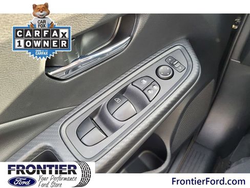 Used 2025 Nissan Versa SV image 14