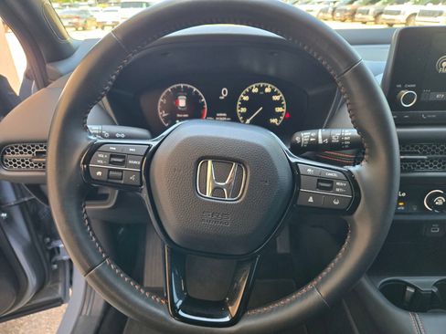 Used 2024 Honda HR-V Sport image 11